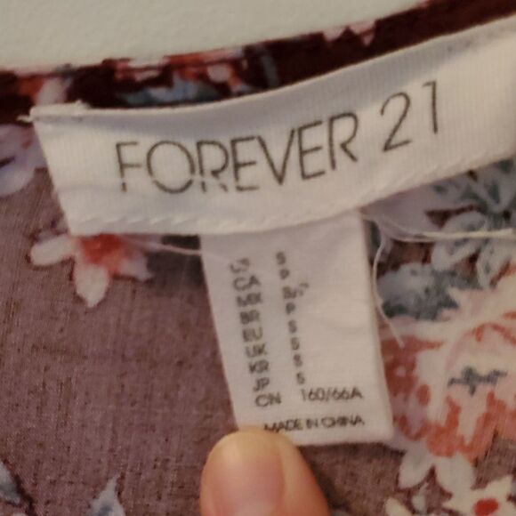 Forever 21 burgundy floral romper small - Picture 4 of 5